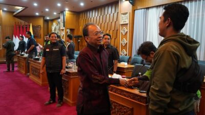 Gubernur Koster Ajak Driver Ojol Jaga Bali Kondusif