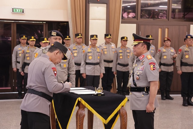 Komjen Pol Prof. Dr. Dedi Prasetyo saat resmi dilantik sebagai Wakil Kepala Kepolisian Republik Indonesia (Wakapolri) di Mabes Polri, Jakarta, Sabtu (16/8/2025).