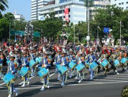 Kereta Kencana dan Puluhan Kuda Meriahkan Kirab Bendera Pusaka dalam HUT Ke-80 RI