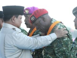Prabowo Anugerahkan Jenderal Kehormatan untuk 12 Tokoh, Bintang Sakti kepada Dua Prajurit