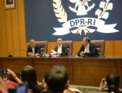 DPR Hentikan Tunjangan dan Kunjungan Luar Negeri