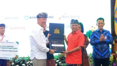 Aksi Akrab Gubernur Koster ke Menteri Agus Gumiwang