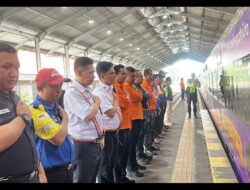 EVP KAI Daop 8 Surabaya Sapa Pelanggan untuk Tunjukkan Empati atas Keterlambatan KA