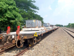 KAI Logistik Perkuat Dukungan Terhadap Proyek Infrastruktur Perkeretaapian Melalui Pengiriman Wesel Bantalan Beton