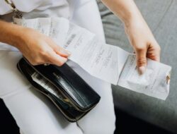 Saat Pekerjaan Baru Belum Gajian, Namun Tagihan Sudah Datang