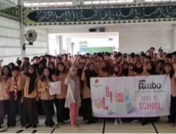 Beauty Class dan Content Creator Roadshow Fanbo x Priska Sahanaya di SMK Bunda Kandung