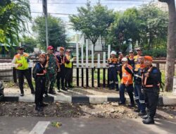 KAI Daop 1 Jakarta Lakukan Sosialisasi Keselamatan di JPL 23 dan Tutup Perlintasan Sebidang Liar