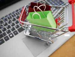 Kenapa Kita Lebih Gampang Belanja daripada Nabung? Ini Penjelasannya