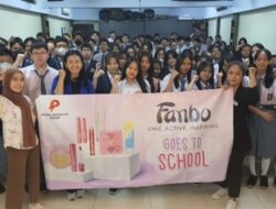 Public Speaking dan Beauty Class Fanbo x Priska Sahanaya di SMK Permata Bunda