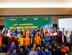 KAI Beri Apresiasi kepada 100 Pelanggan Setia LRT Jabodebek