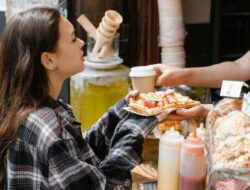 Mengupas Biaya Jajan Anak Muda dalam Sebulan, Keuangan Masih Aman?