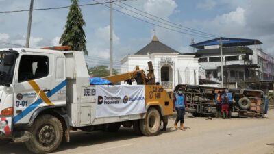 Peduli Masyarakat Korban Bencana Banjir dan Longsor, Jasa Marga Salurkan Bantuan Kemanusiaan