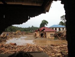 RI Tolak Bantuan Asing, Klaim Mampu Tangani Bencana Sumatra