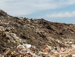 Ritual Penutupan TPA Suwung: Ancaman “Bom Sampah” Bali di Depan Mata