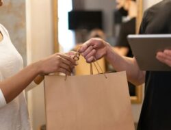 Biaya Makan dan Jajan Saat Traveling yang Sering Diremehkan