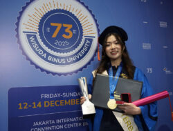 Ketika Kreativitas dan Ketekunan Bertemu: Kisah Christina Menyelesaikan Studi di BINUS @Bandung