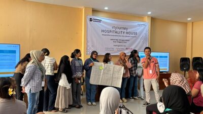 Suasana pelatihan InJourney Hospitality House (IHH) Batch VI di PLUT Manggarai Barat, Labuan Bajo, yang diikuti oleh 75 pelaku pariwisata lokal sebagai upaya penguatan kualitas layanan dan hospitality berbasis potensi daerah. Lokapalanews