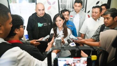 Menteri Komunikasi dan Digital Meutya Hafid saat memberikan keterangan pers terkait kebijakan perlindungan data dan ruang digital nasional di Jakarta.