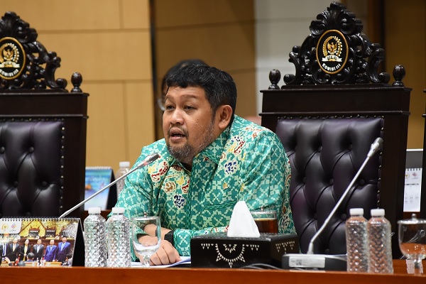 Anggota Komisi III DPR RI Abdullah saat memberikan tanggapan mengenai pentingnya menjaga ruang berekspresi dan etika dalam mengkritik kebijakan publik di Jakarta.