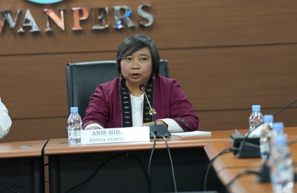 Ketua Komnas HAM Anis Hidayah saat memaparkan kondisi kebebasan pers Indonesia dalam diskusi publik yang diselenggarakan HRWG dan Dewan Pers di Jakarta, Senin (19/1/2026). Anis menyoroti meningkatnya penggunaan jalur hukum sebagai instrumen untuk menekan media dan jurnalis di tanah air.