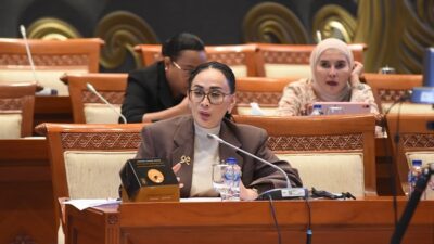 Anggota Komisi I DPR RI Amelia Anggraini memberikan keterangan terkait perlunya pengawasan ketat terhadap teknologi kecerdasan buatan guna mencegah kekerasan seksual berbasis digital.