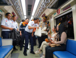 Dirut KAI Tinjau Kesiapan Operasional LRT Jabodebek pada Malam Pergantian Tahun