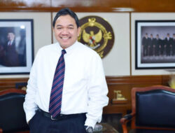 Profil Achsanul Qosasi: Rekam Jejak dan Peran di Dunia Pemerintahan