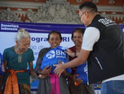 BRI Salurkan 1.000 Paket Sembako di Desa Sarimekar Buleleng