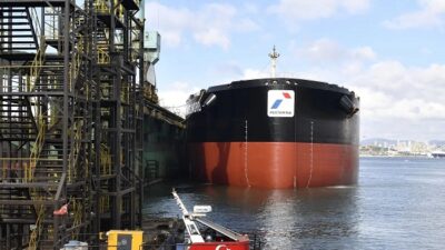 Diplomasi Intensif Kemlu Bebaskan Tanker Pertamina di Selat Hormuz