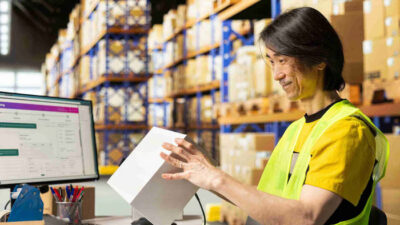 Pilih Mana? Perbandingan Kurir Terbaik Saat Kirim Paket Ke Luar Negeri