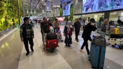 Kemlu Evakuasi Bertahap 45 WNI dari Wilayah Konflik Iran