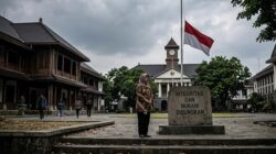 Hantu di Menara Gading