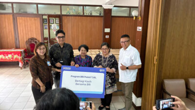 BRI Region 6 Salurkan 300 Paket Sembako Melalui Program CSR untuk Jemaat GPIB EKLESIA