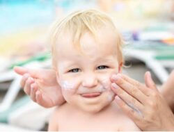 Rekomendasi Sunscreen untuk Bayi & Anak yang Aman Digunakan Sehari-hari