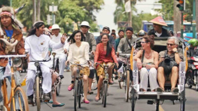 Belajar dari Indonesia: Ketika Sebuah Negeri Mengubah Cara Pandang Hidup