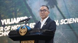Mahasiswa, AI, dan Karakter