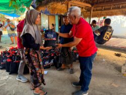 Telkomsel Salurkan Bantuan bagi Warga Terdampak di Desa Adat Sade