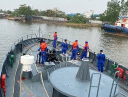 Gelombang Tinggi Hadang Pencarian 129 Korban KM Virgo Transport