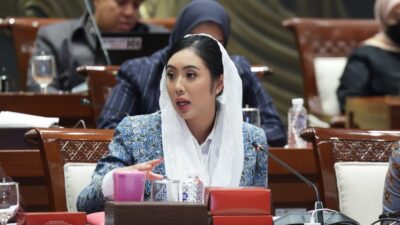 DPR Sentil Komdigi: Internet Mahal, Pengawasan Judol Minim