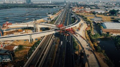 PTPP Progreskan Pembangunan Tol Kataraja Seksi 1 hingga 94,9%, Uji Pembebanan Jembatan Ramp 1 Tuntas
