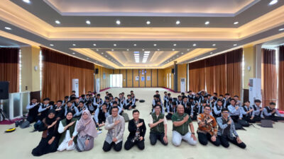 Telkom AI Center Malang Dukung Internal Thursina International Islamic Boarding School Eksplorasi Generative AI melalui AI for Everyone Batch 28