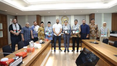 Ketua Kaukus Parlemen untuk Perdamaian Dunia DPR RI, Ahmad Doli Kurnia Tandjung, usai menerima audiensi bersama perwakilan Global Coalition for Quds and Palestine di Ruang Diplomasi BKSAP, Senayan, Jakarta, Rabu (16/9/2026).