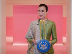 Jejak Wastra Asia Tenggara Diperagakan